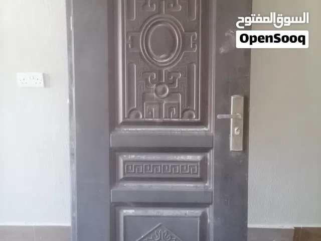 للبيع عدد 3 ابواب داخليه بسعر رمزي