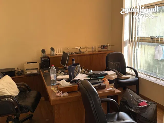 مكتب تجاري مميز للبيع في أرقى مواقع الجاردنز خلف السروات– فرصة استثمارية مميزة