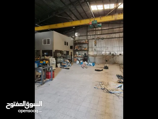مصنع تشكيل معادن وصناعة أفران وحديد الجبس بورد هاجر مع ونشات وكهرباء 3 فاز للبيع