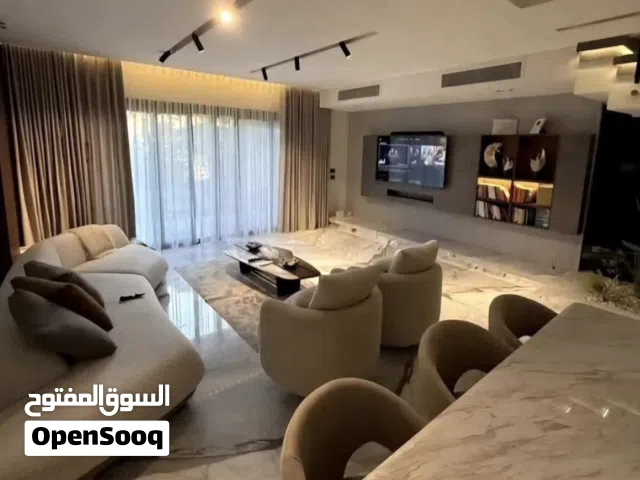 فيلا مفروشه للإيجار اليومي في الشيخ زايد كمبوند بفرلي هيلز موقع مميز جدا ورائع