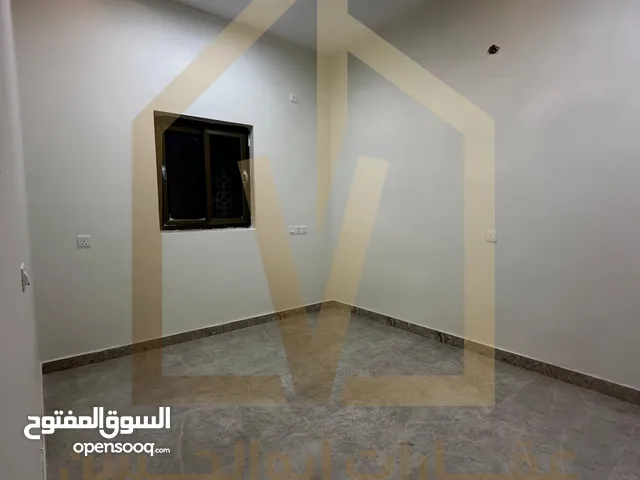 180 m2 3 Bedrooms Townhouse for Rent in Basra Other