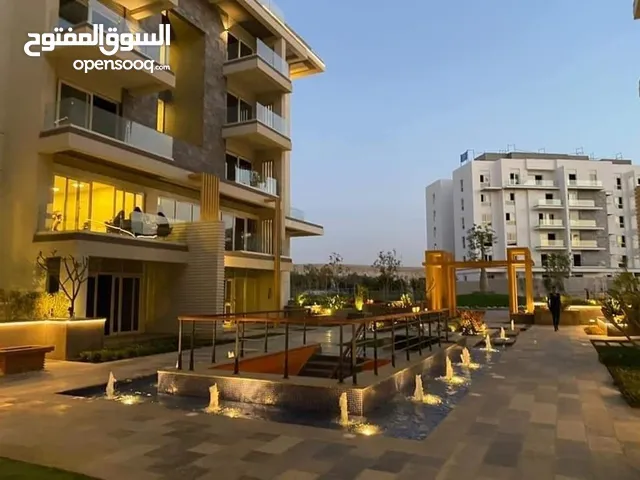 mk استلم فوري بنتهاوس 205م بروف للبيع في ماونتن فيو نيو كايرو Mountain view new cairo علي 8 سنوات
