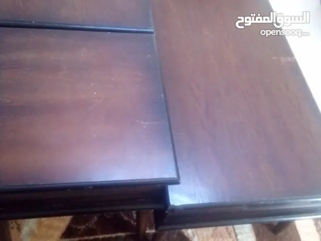 طقم طاولات بحااالة الوكاله خشب زان وحده وسطيه وثنتين جانبيات