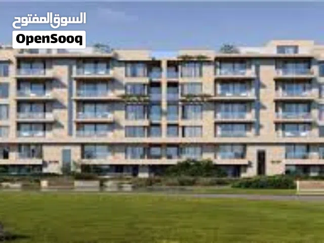 شقه للبيع في اميز لوكيشين في القاهره الجديده بجوار هايد بارك بقسط علي 10سنين