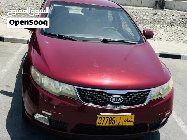 2012 كيا سيراتو Standard