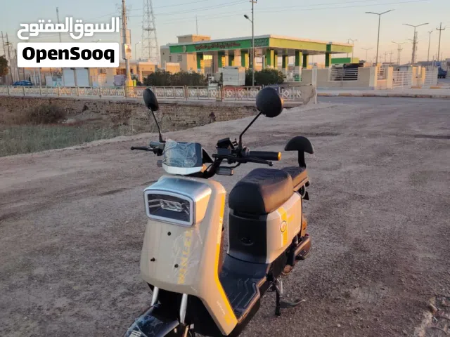 دراجه R7 نضيفه ما ماشيه هواي 5 بطاريات ونلي 32 امبير كم زلغ بيها بسيط