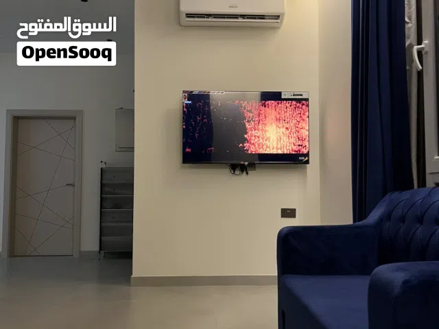 فيلا صوب حيم الحاجر واريد ابادل فقط وليس للبيع  صوب العامرات