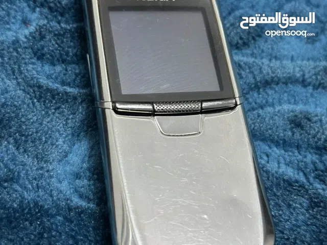 هاتف نوكيا الشاشة كريستال ومن الخلف سالستين ونوعه 6600