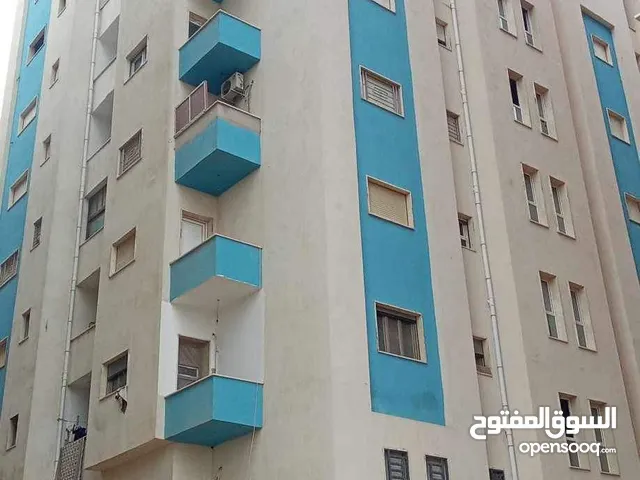 175 m2 4 Bedrooms Apartments for Sale in Tripoli Al-Karuba