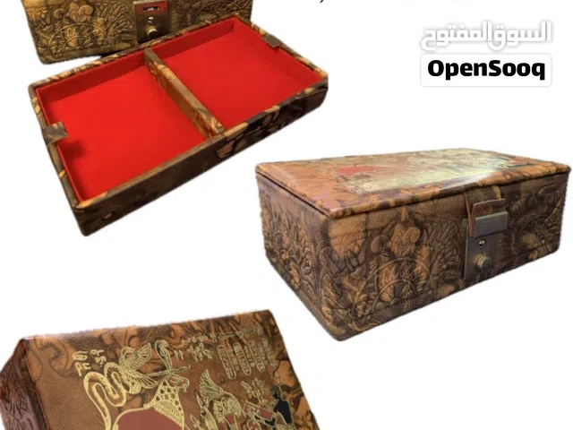صندوق مجوهرات فرعوني طبقتين Vintage Jewelry box, dual layer red soft fabric handmade Egyptian style.