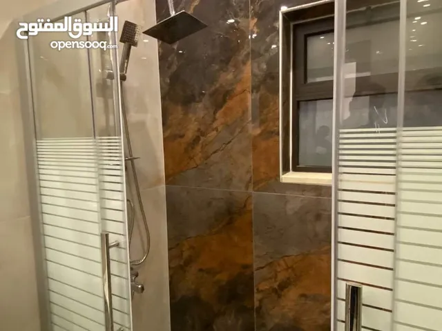 شقة جديدة للبيع ط اخير مع روف دوبلكس