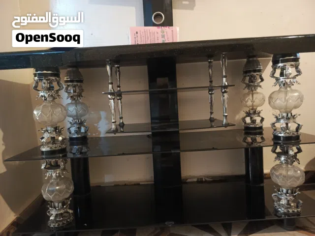 طاولة شاشه للبيع