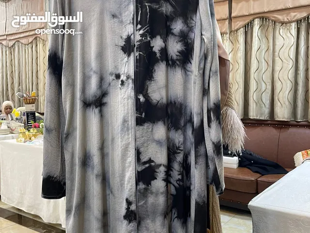 عبايات صيفية بأسعار منافسة
