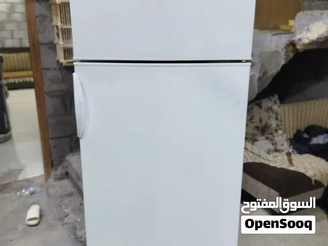 سلام عليكم ثلاجه أركيليك شرط تجميد ولفحص نضافه 95 بل 100 سعر 250