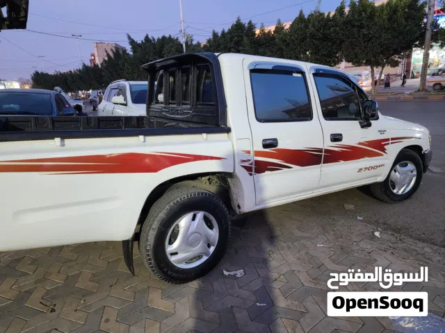 2004 Toyota Hilux GLX