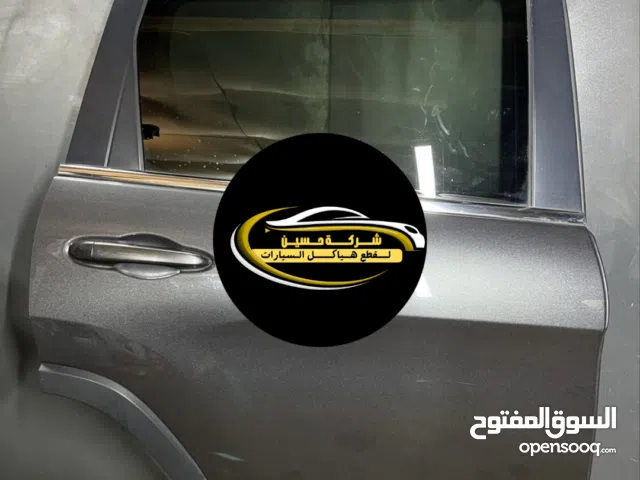 باب امامي يمين شمال جيب جراند شيروكي 2000-2025         مستعمل اصلي / جديد اصلي / جديد تجاري