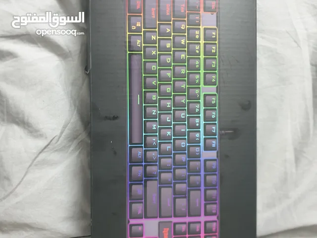 Redragon kumaru k552 يدعم اللغه العربيه مع سويتشلت زرقاء وسويتشات احتياطيه ومزيل ازرار