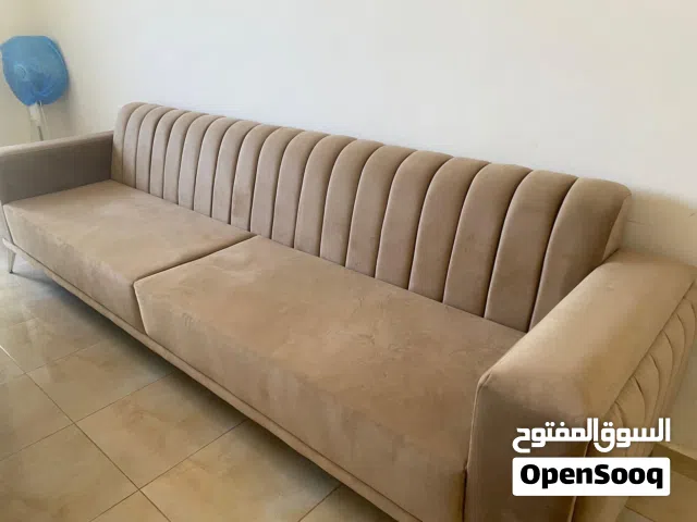 كنباية تفصيل غرفة جلوس طول 320 في 82 استعمال خفيف وبحالة ممتازة