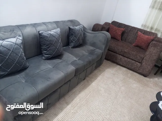 طقمين كنب مع طاوله