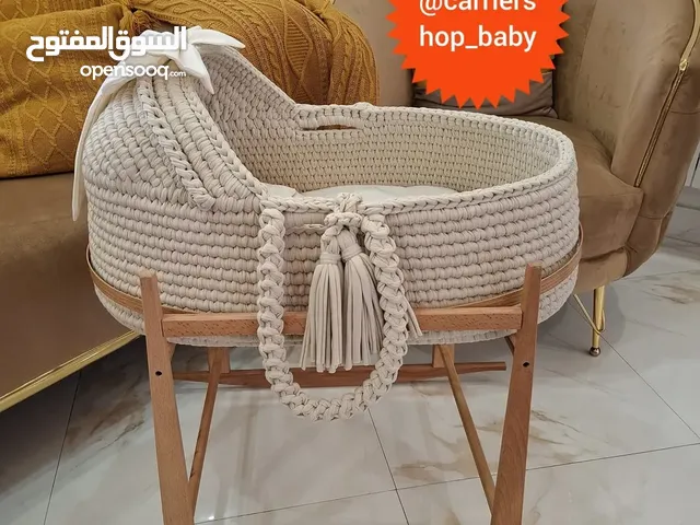 حامل أطفال متين وأنيق، قابل للغسل ومناسب لكل غرفة