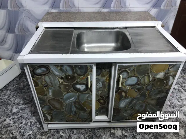 كاونتر بحاله جيده مرمر مع سنك نضافته 90 %