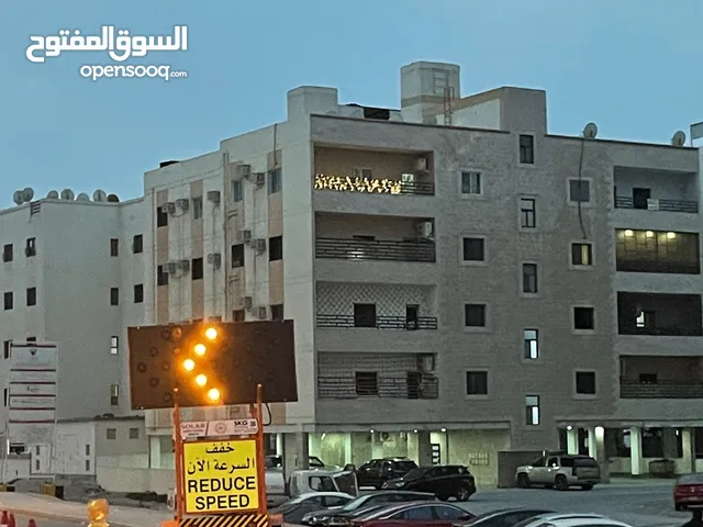 شقة للبيع على شارع رئيسي واطلاله مميزة وكبيرة وجديدة