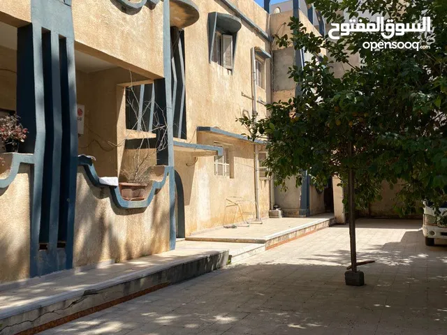 701 m2 More than 6 bedrooms Townhouse for Sale in Tripoli Souq Al-Juma'a