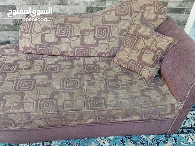 طقم كورنر كنب مستعمل للبيع بحاجة إلى تنجيد