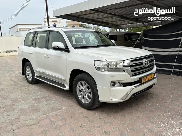 Toyota Land Cruiser VXR in Al Batinah