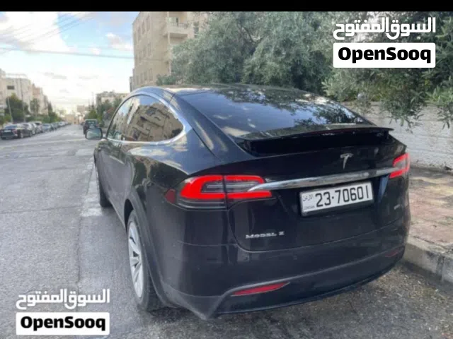 2017 تيسلا موديل X Standard Range