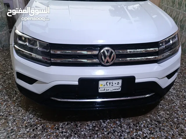 فولكس فاجن تاوس 2022 للبيع في بابل لون ابيض حادث بسيط سيارة مرتبة بسعر السول