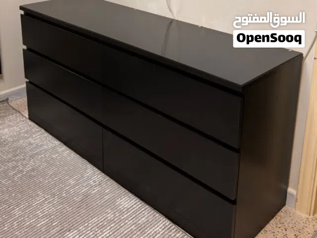 طقم غرف نوم إيكيا أسود بحالة ممتازة 3 قطع