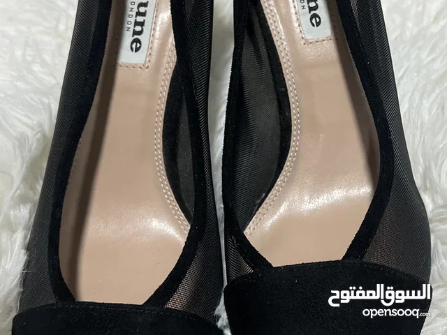 كعب ديون لندن