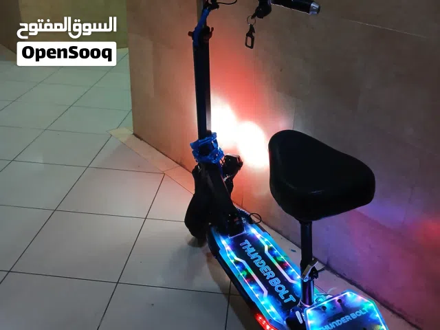 سكوتر الوحش للبيع مافيه اي مشاكل او خدوش اضواء ليد و اضواء اماميه و خلفيه مساعدات قويه و فيه هرن قوي