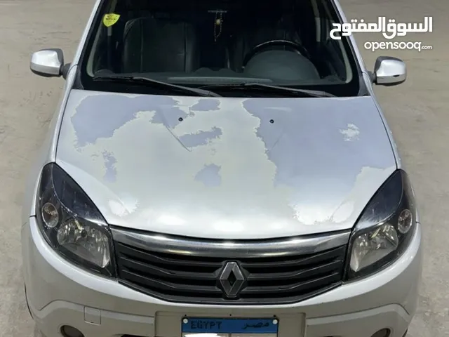 رينو سانديرو 2012 مانيوال فبريكه عدا اكصدامين ورفرفين امامي ماشية 242000 ----حالة جيدة