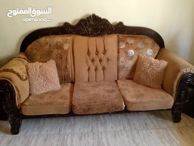 طقم كنب موجود بضاحيه الامير حسن