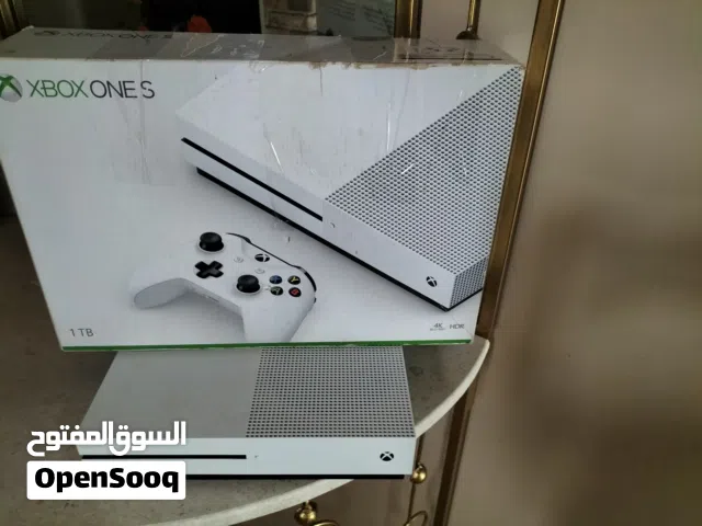 اكس بوكس ون بحالة جيدة بسعة 1000GB