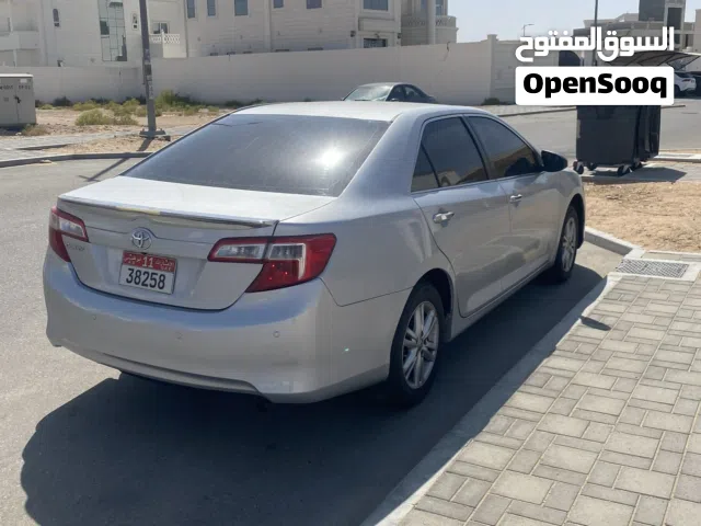 2015 تويوتا كامري LE