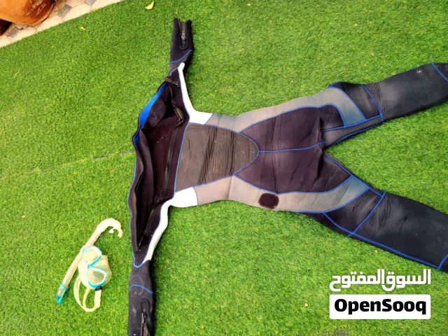 لبسة غوص مع النظارة مستعملة