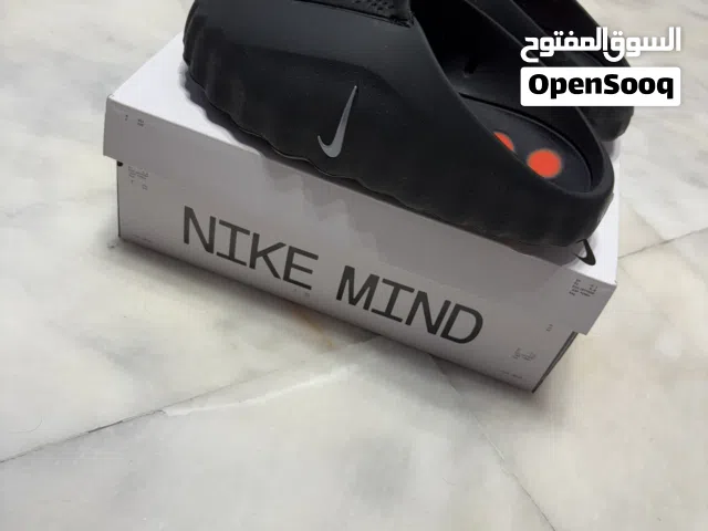 Nike Mind 001