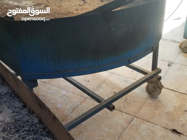 شوايات سكف وتشميع بسعر مناسب مع احواض سمك اثنان وميز تجهيز ومشوايات 48 وكل التجهيزات للاسماك متوفره