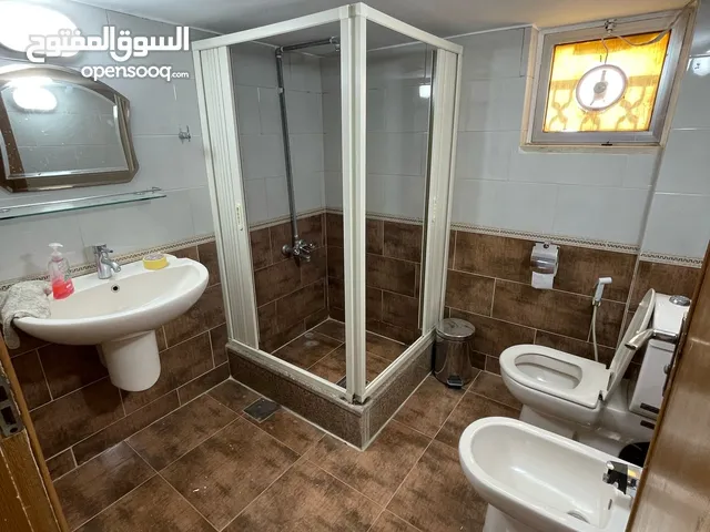 شقه للإيجار حي شاكر