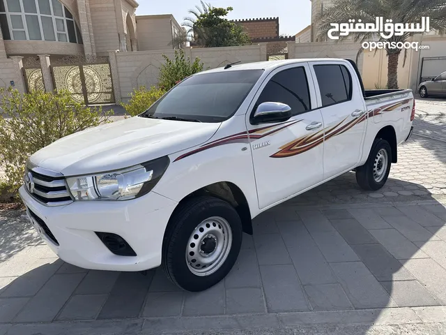 Used Toyota Hilux in Abu Dhabi