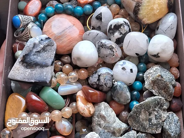 صندوق احجار كريمة نادرة Gemstones box