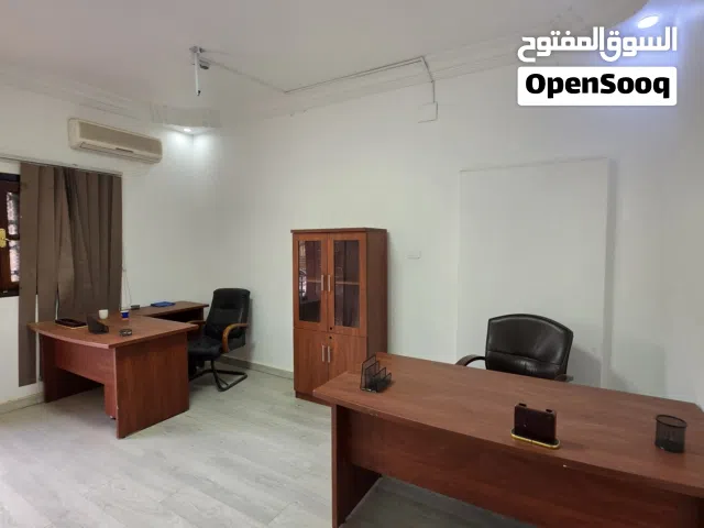 شقة ارضية خدمية للايجار بالنوفلين شارع الاديداس