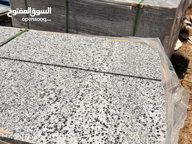1250 متر مربع شايش درج جرانيت مصري نيو حلايب جودة عالية ، قياسات من 100 الى 160 سم بسعر الجملة