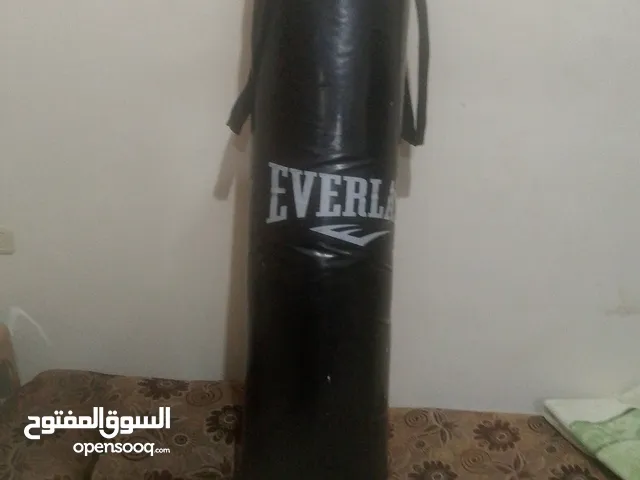 كيس ملاكمه مستعمل للبيع مواصفات وزن 80 طول 150 موجود اربد تواصل معي على واتس اب