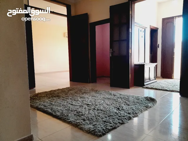 350 m2 5 Bedrooms Villa for Rent in Tripoli Airport Road