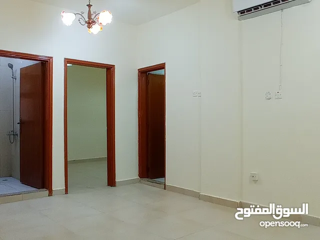 للايجار شقة غرفة و صالة مع بلكون للعائلات الجابرية قطعة3A