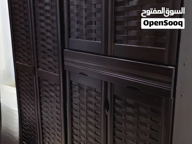 خزانه لون بني غامق وخزانه اكسسوارات